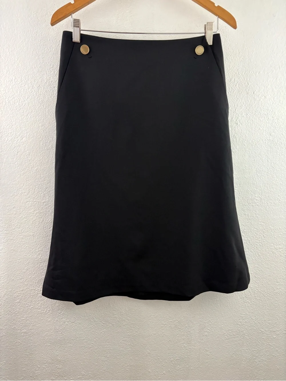 Club Monaco black A-line skirt high-waisted gold tone buttons size 8